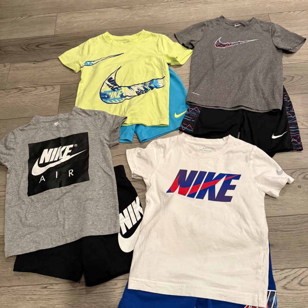 Boys size 5 Nike clothing - Picture 3 of 10